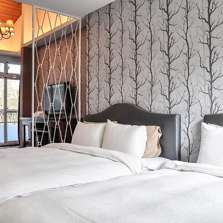 Look Bed And Breakfast Yuchi Ngoại thất bức ảnh